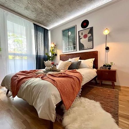 Modern Retro Apart ~ 800M Main Square Вроцлав Экстерьер фото