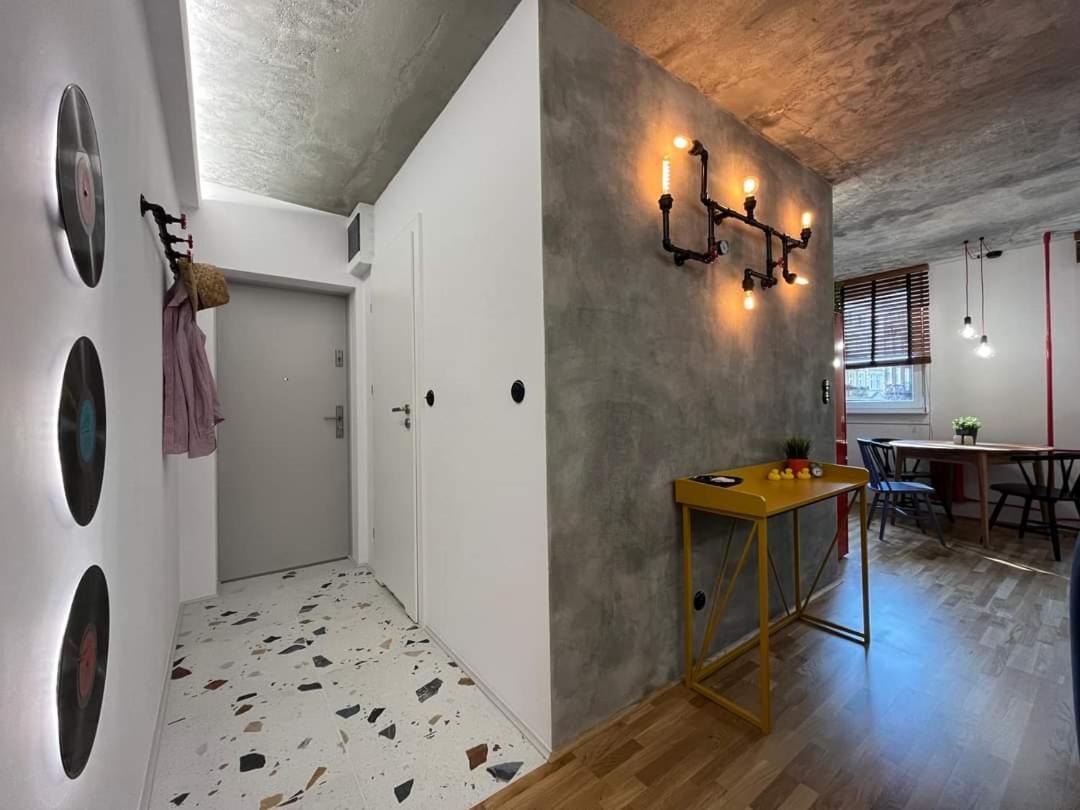 Modern Retro Apart ~ 800M Main Square Вроцлав Экстерьер фото