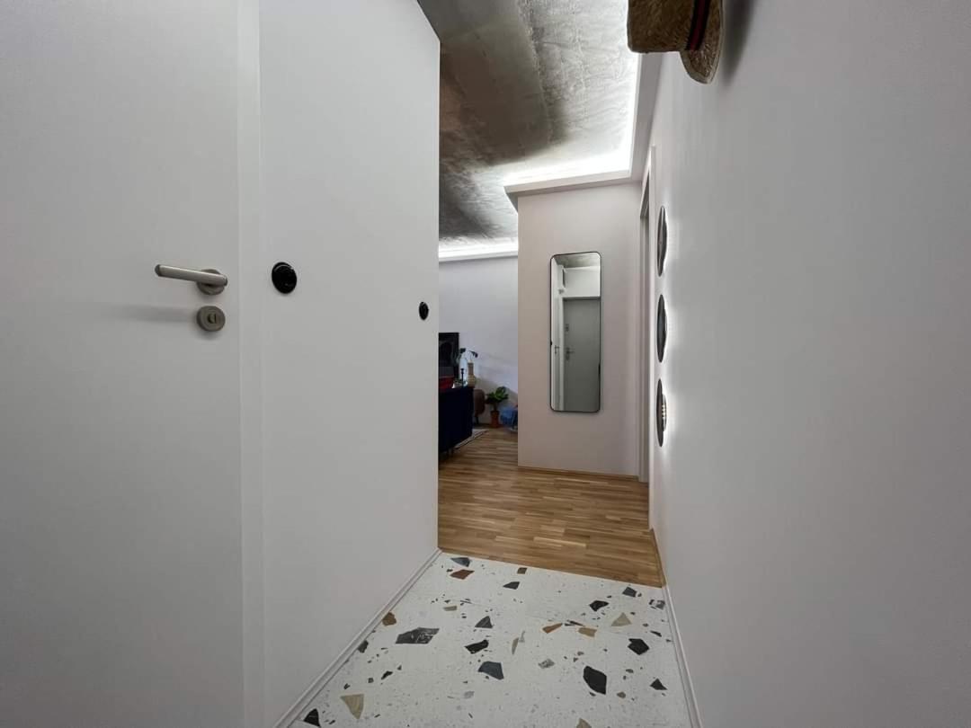 Modern Retro Apart ~ 800M Main Square Вроцлав Экстерьер фото